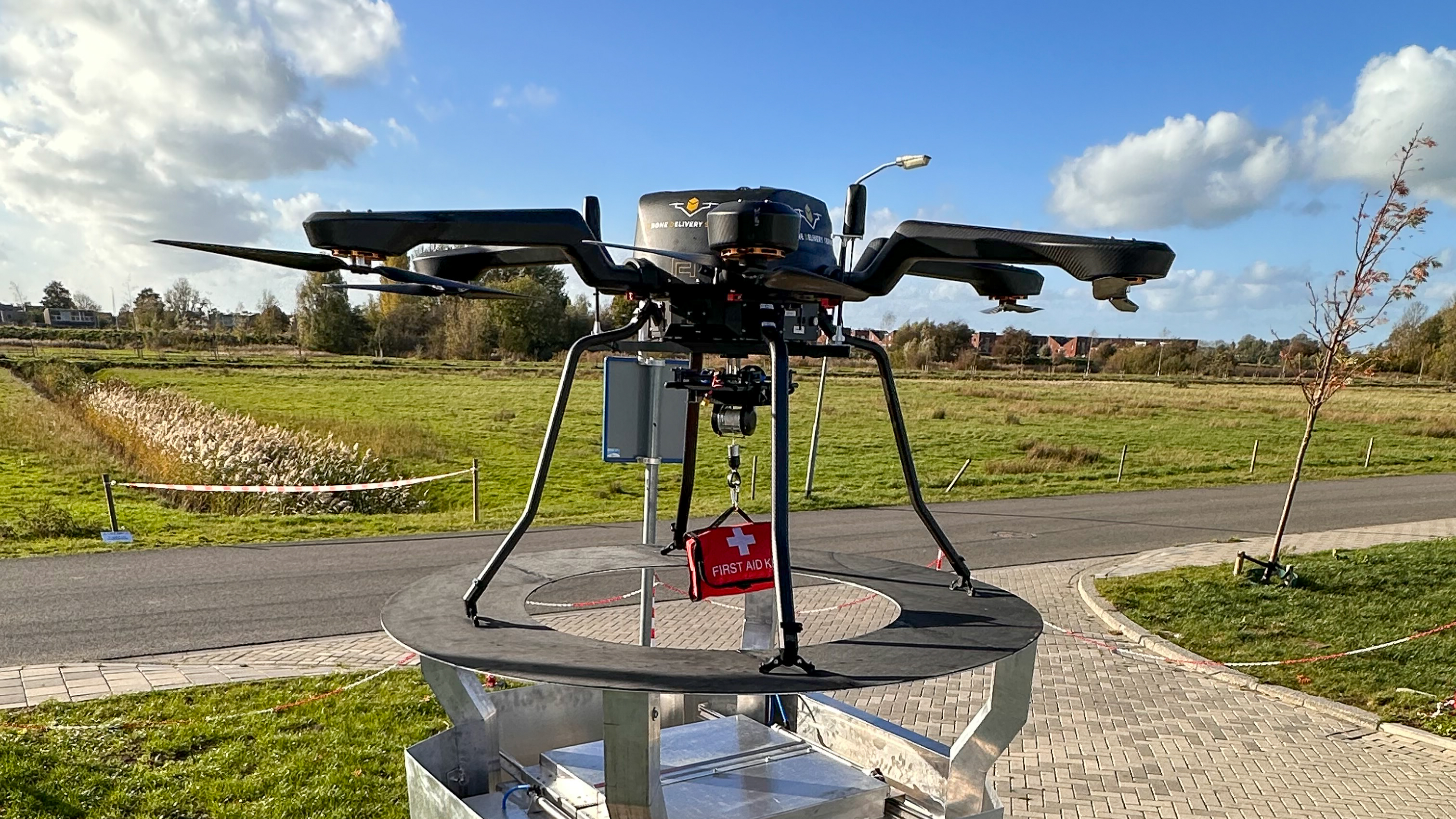 Een bezorgdrone van een pilot waarin de inzet van drone leveringen wordt getest als een veilig, efficiënt en duurzame alternatief